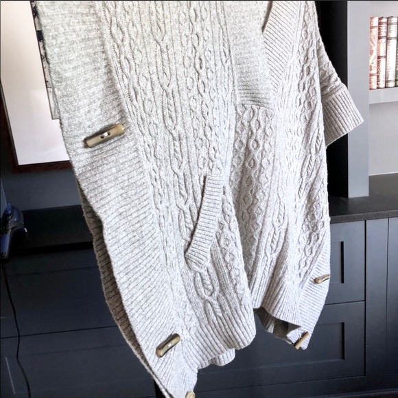 Chunky Knit Wool Cape XS - Picture 3 of 4
